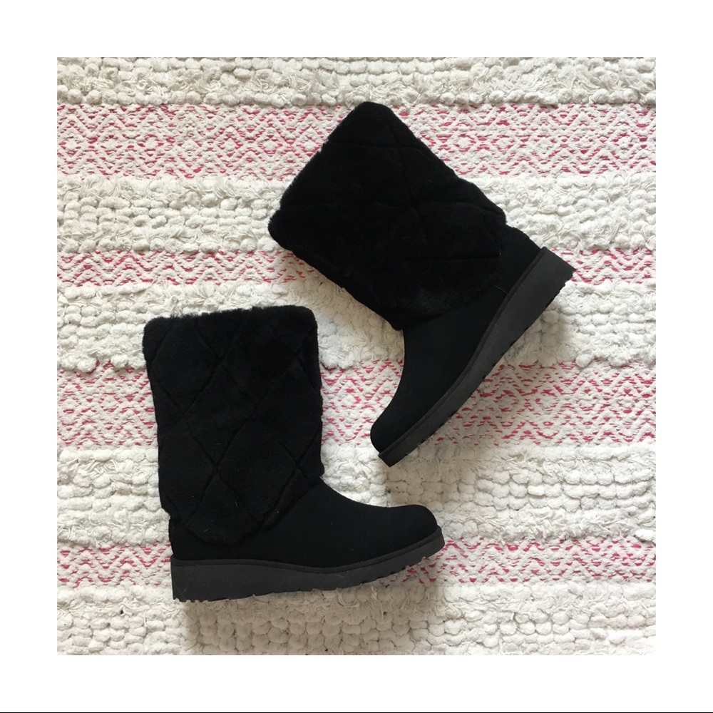 Never Worn Ugg Mid Calf Black Boots
